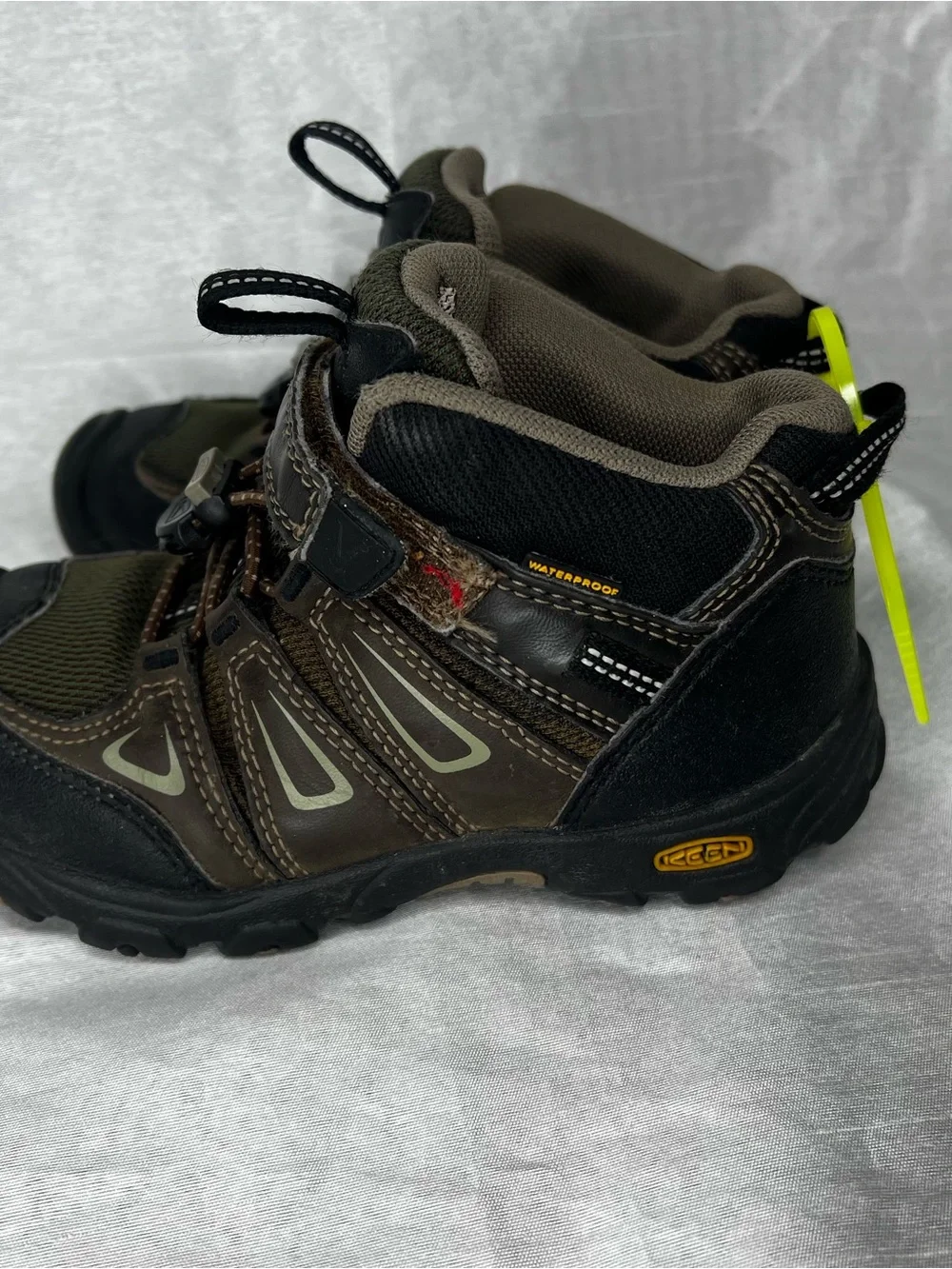Toddler boys 11 Keen hiking boots - brown